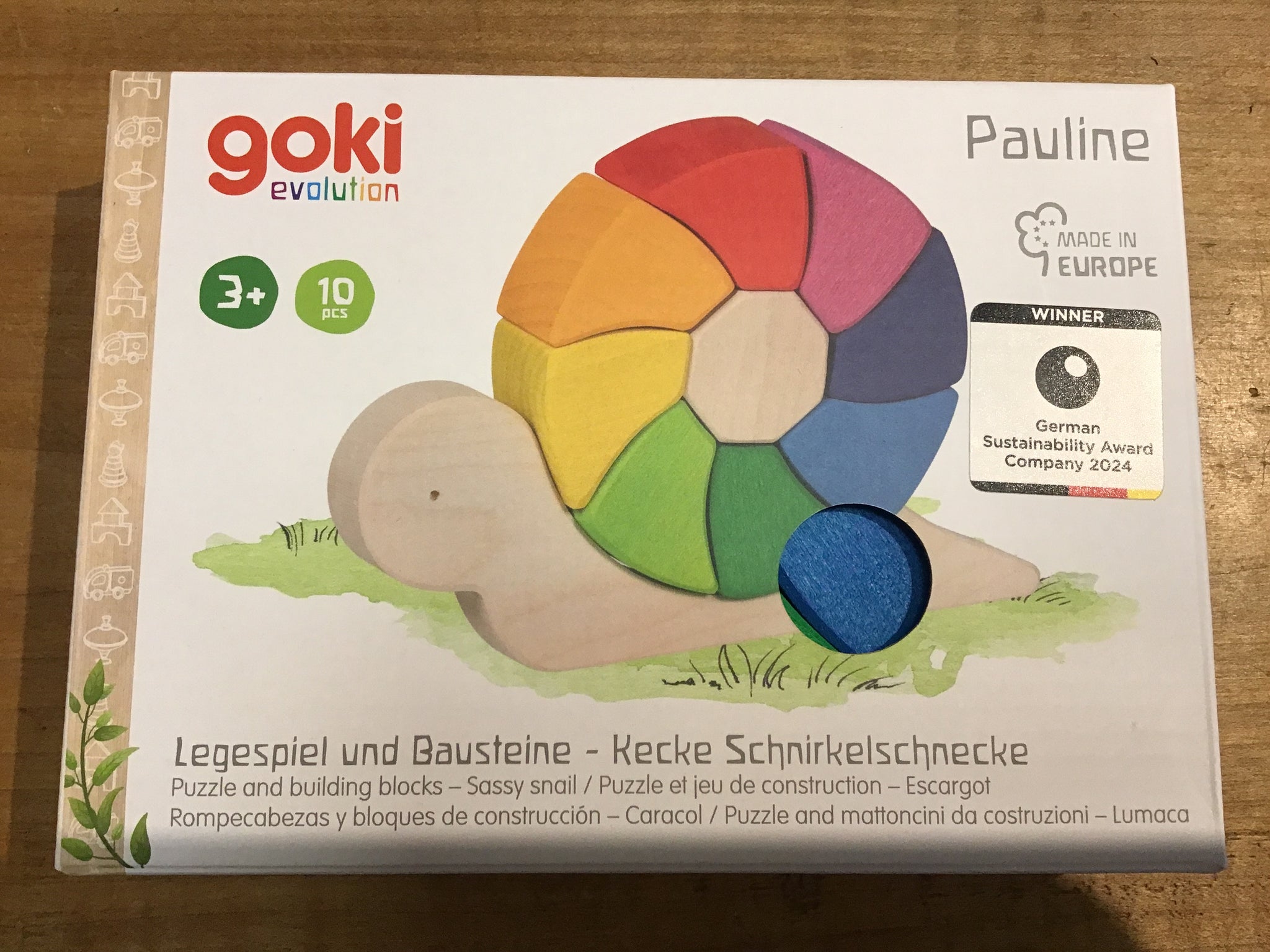 Pauline the Snail: puzzle and building blocks